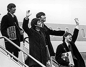 The Beatles comienzan la invasión británica (1964)